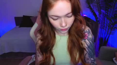 Snapshot of maya_light chatting on April 2026 02:18:01 AM Maya online show from April 2026 02:18:01 AM