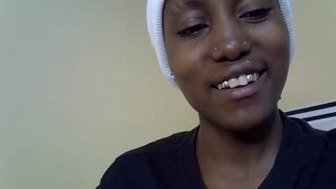 Snapshot of maya_melody chatting on February 2026 09:01:01 PM maya_melody online show from February 2026 09:01:01 PM