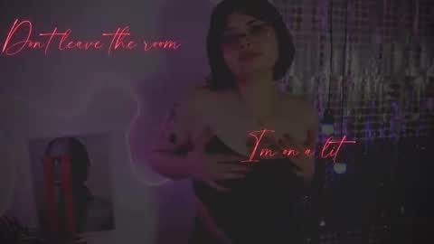 Snapshot of maya_muse chatting on March 2025 05:06:02 PM Woman online show from March 2025 05:06:02 PM