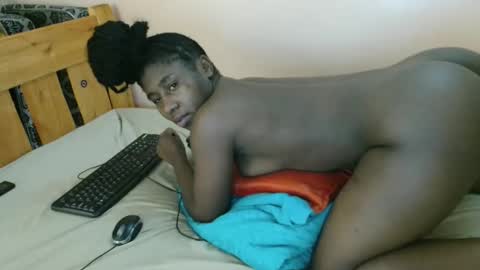 Snapshot of maya_nyla chatting on May 2026 02:06:02 AM Faith online show from May 2026 02:06:02 AM