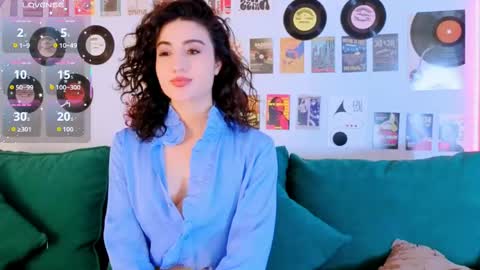 Snapshot of maya_rogerss chatting on May 2026 02:47:01 PM Maya online show from May 2026 02:47:01 PM