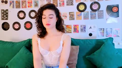 Snapshot of maya_rogerss chatting on May 2026 02:35:02 PM Maya online show from May 2026 02:35:02 PM