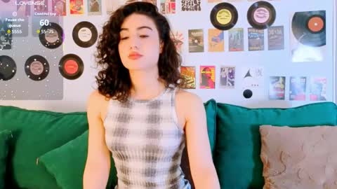 Snapshot of maya_rogerss chatting on May 2026 02:45:01 PM Maya online show from May 2026 02:45:01 PM