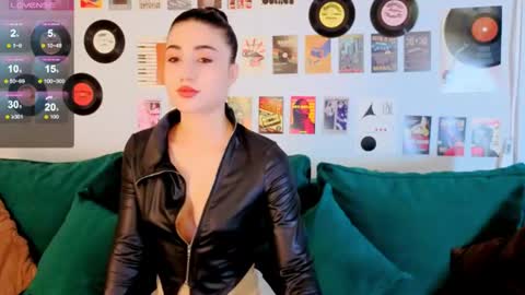 Snapshot of maya_rogerss chatting on June 2026 03:05:01 PM Maya online show from June 2026 03:05:01 PM