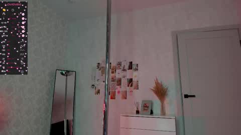 Snapshot of mayabach69 chatting on October 2025 12:35:01 PM Maya online show from October 2025 12:35:01 PM