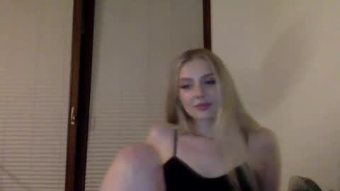 mayaflirt online show from May 2026 08:28:02 PM