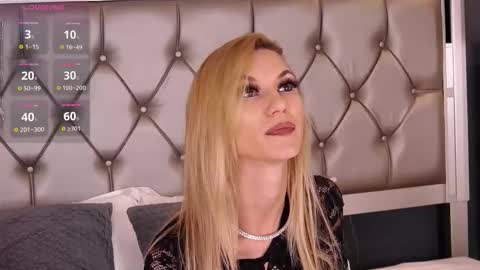 Snapshot of mayahales chatting on October 2025 10:57:02 AM Maya online show from October 2025 10:57:02 AM