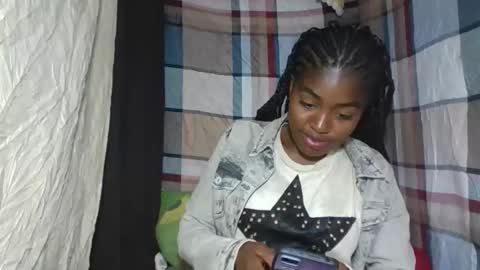 Snapshot of mayajadorelie chatting on September 2025 07:25:02 PM charlesia online show from September 2025 07:25:02 PM