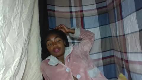 Snapshot of mayajadorelie chatting on September 2025 10:34:01 PM charlesia online show from September 2025 10:34:01 PM