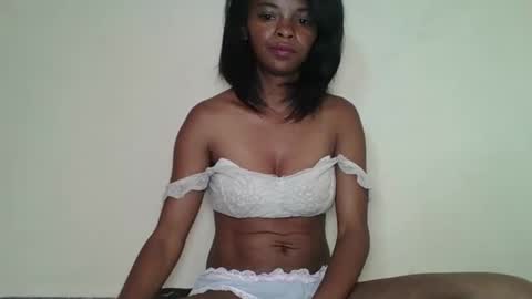 Snapshot of mayalabelle chatting on November 2025 05:18:01 AM mayalabelle online show from November 2025 05:18:01 AM