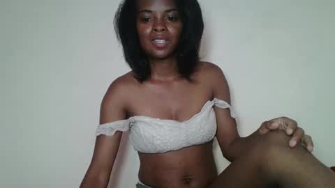 Snapshot of mayalabelle chatting on November 2025 08:28:01 AM mayalabelle online show from November 2025 08:28:01 AM