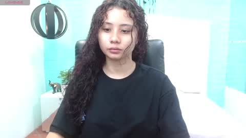 Snapshot of mayamoira chatting on February 2025 12:08:02 PM Maya online show from February 2025 12:08:02 PM