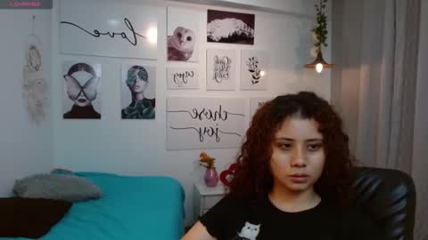 Snapshot of mayamoira chatting on September 2025 10:59:02 AM Maya online show from September 2025 10:59:02 AM