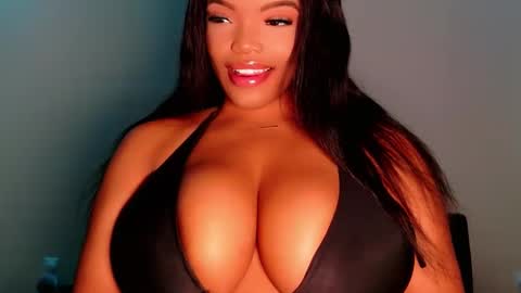 MayBabi online show from December 2025 12:58:02 PM