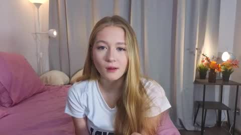 Snapshot of maybaybe chatting on November 2025 04:25:01 PM Alice online show from November 2025 04:25:01 PM