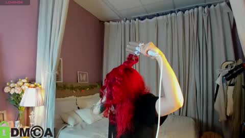 Snapshot of maybe_mia chatting on February 2026 12:04:02 AM Mia GMT2 Mon 3-9 AM Tue 3-9 AM Wed 3-9 AMThur 10 AM - 4 PM Fri 3-9 AM Sat 3-9 AM Sun 3-9 AM. online show from February 2026 12:04:02 AM