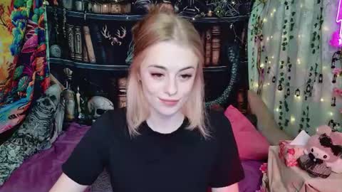 Snapshot of maybe_yours333 chatting on July 2026 11:38:01 AM maybe_yours333 online show from July 2026 11:38:01 AM