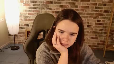 maybloom_ online show from December 2025 05:02:01 AM