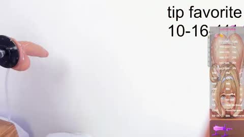 Snapshot of maye_u chatting on October 2025 08:05:01 PM maye online show from October 2025 08:05:01 PM