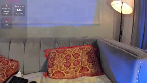 Snapshot of mayevanss chatting on October 2025 03:52:02 AM mayevanss online show from October 2025 03:52:02 AM