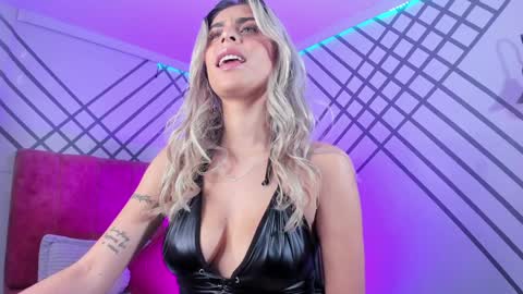 Snapshot of mayli_xx chatting on December 2024 04:47:01 PM ALIS online show from December 2024 04:47:01 PM