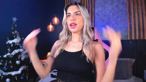 Snapshot of mayli_xx chatting on December 2024 08:00:02 AM ALIS online show from December 2024 08:00:02 AM