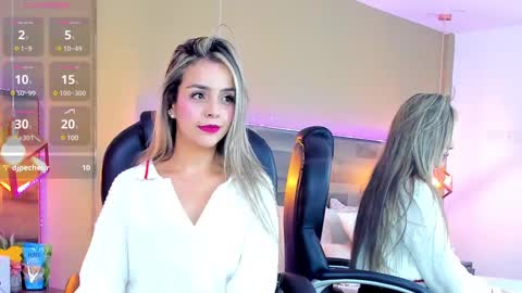 Snapshot of maylinfox chatting on January 2025 01:53:01 AM MaylinFox online show from January 2025 01:53:01 AM