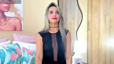 Snapshot of maylinfox chatting on February 2025 02:02:01 PM MaylinFox online show from February 2025 02:02:01 PM