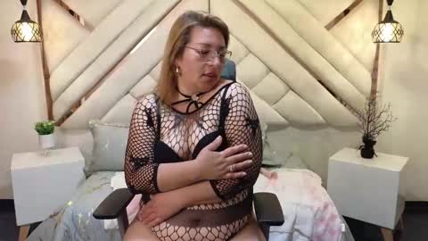 Mailyn online show from February 2025 11:58:02 PM