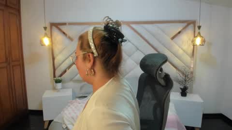 Mailyn online show from March 2025 10:13:02 PM