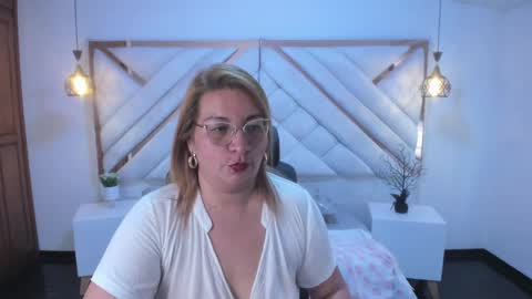 Mailyn online show from March 2025 06:08:02 PM