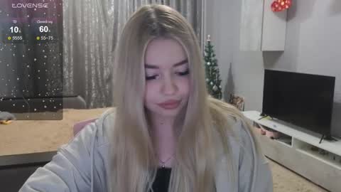 Snapshot of maymallorie chatting on December 2024 07:31:02 PM may online show from December 2024 07:31:02 PM