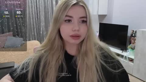 Snapshot of maymallorie chatting on January 2025 01:06:01 AM may online show from January 2025 01:06:01 AM