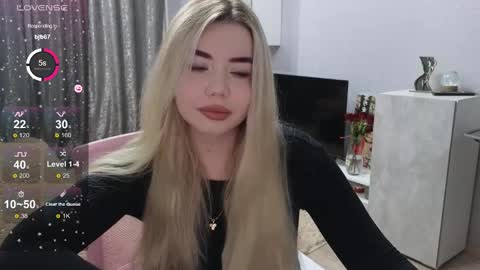 Snapshot of maymallorie chatting on January 2025 10:01:02 PM may online show from January 2025 10:01:02 PM