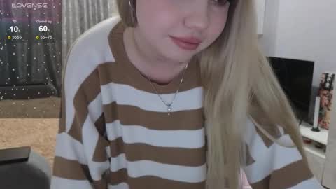Snapshot of maymallorie chatting on February 2025 03:27:02 PM may online show from February 2025 03:27:02 PM