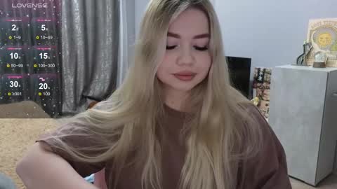 Snapshot of maymallorie chatting on February 2025 01:14:02 AM may online show from February 2025 01:14:02 AM