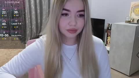 Snapshot of maymallorie chatting on February 2025 02:43:02 PM may online show from February 2025 02:43:02 PM
