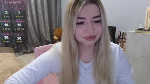 Snapshot of maymallorie chatting on March 2025 02:15:02 PM may online show from March 2025 02:15:02 PM