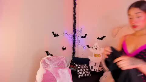 may online show from October 2025 09:02:01 PM