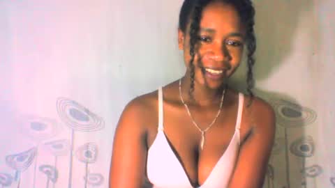 Snapshot of mayrah5 chatting on February 2025 06:10:02 AM mayrah online show from February 2025 06:10:02 AM