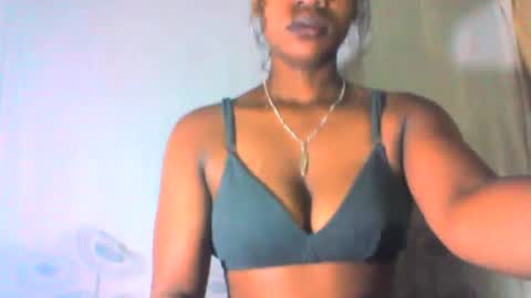 Snapshot of mayrah5 chatting on February 2025 05:35:02 AM mayrah online show from February 2025 05:35:02 AM