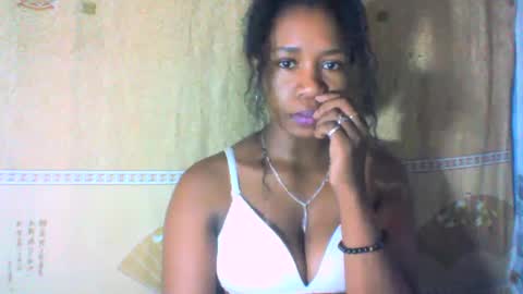 Snapshot of mayrah5 chatting on February 2025 06:09:02 AM mayrah online show from February 2025 06:09:02 AM