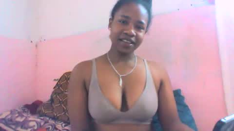 Snapshot of mayrah5 chatting on September 2025 07:18:02 AM mayrah online show from September 2025 07:18:02 AM