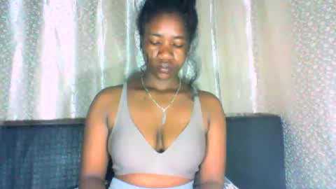 Snapshot of mayrah5 chatting on October 2025 11:59:02 PM mayrah online show from October 2025 11:59:02 PM