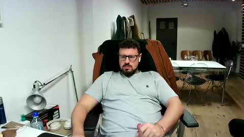 maythe4bwu online show from October 2025 01:09:02 PM