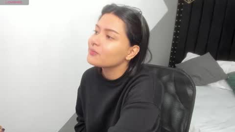 Snapshot of mayu_kim chatting on November 2025 11:44:02 AM Mayu KIm online show from November 2025 11:44:02 AM