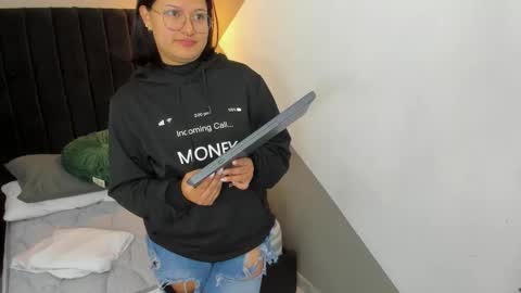 Snapshot of mayu_kim chatting on November 2025 11:25:01 AM Mayu KIm online show from November 2025 11:25:01 AM