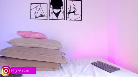 Ellie online show from April 2026 08:07:01 PM