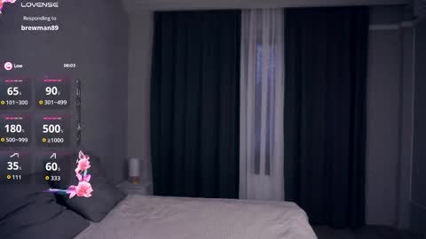 Snapshot of mckenziedyen chatting on November 2025 06:59:02 AM Mary  online show from November 2025 06:59:02 AM