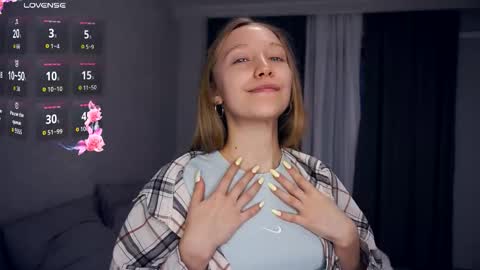 Snapshot of mckenziedyen chatting on November 2025 06:36:01 AM Mary online show from November 2025 06:36:01 AM